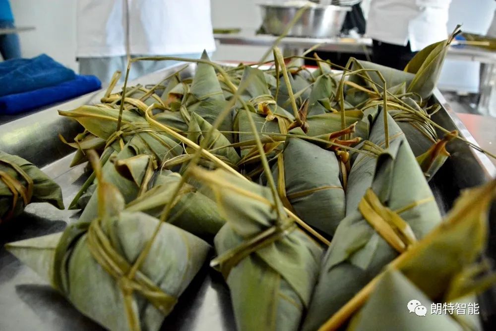 粽叶飘香 共度端午——pa真人
开展端午节包粽子活动