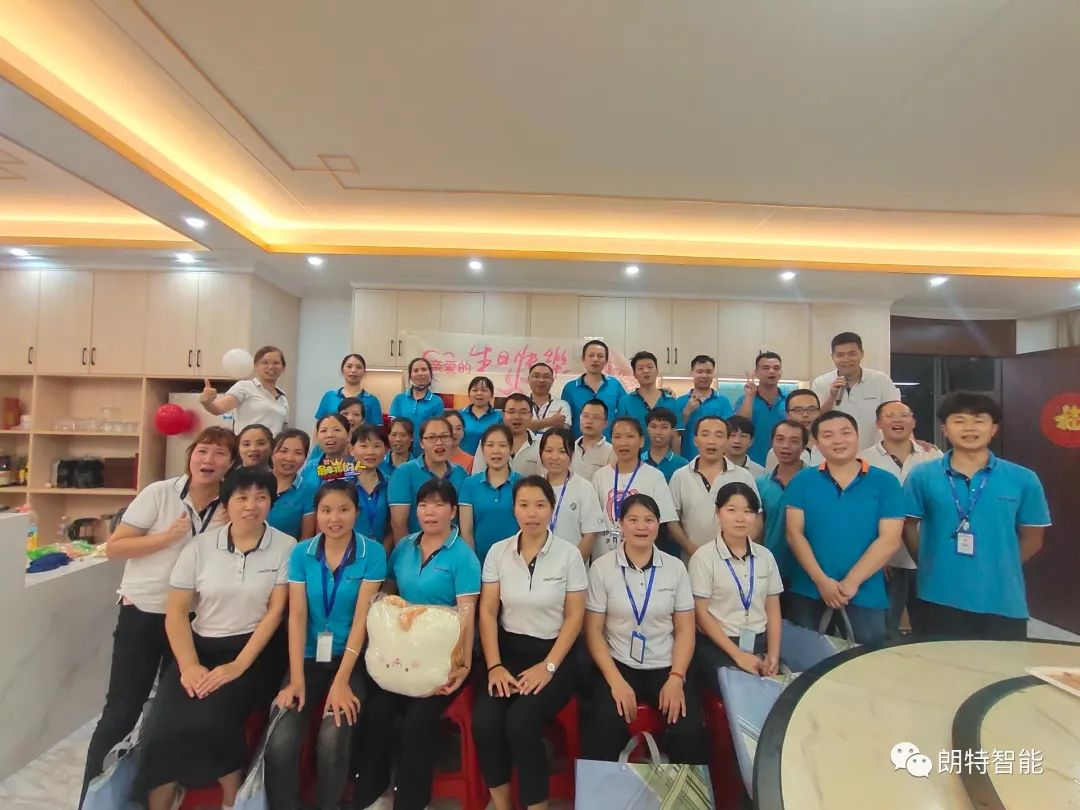 感恩相遇，温暖同行 | pa真人
举办9月份员工生日会