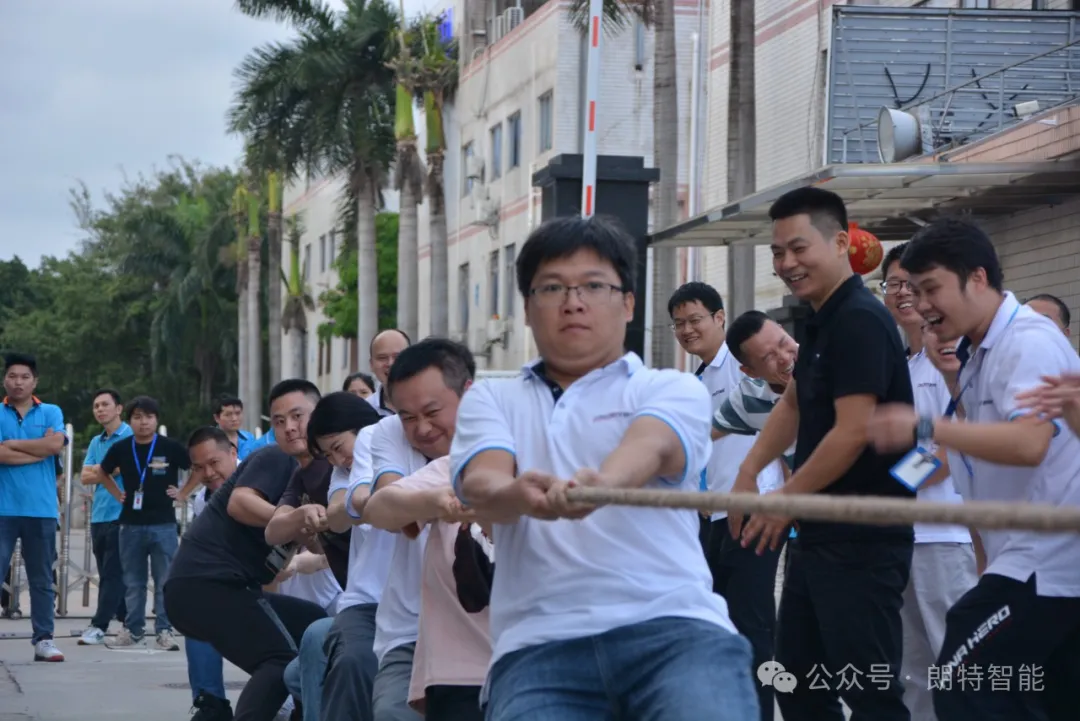 顽强拼搏、超越极限 | pa真人
举办职工拔河比赛